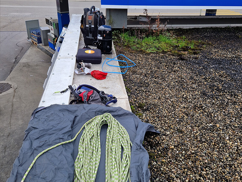 Vorschriftsmässige Ausrüstung und Arbeitssicherung